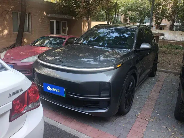Li Auto L8 — Фото автомобиля 2