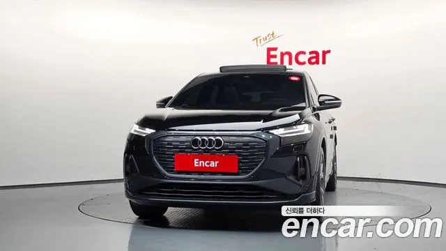 Audi Q4 e-tron F4 — Фото автомобиля 3