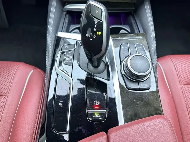 BMW 5 Series — Фото автомобиля 11
