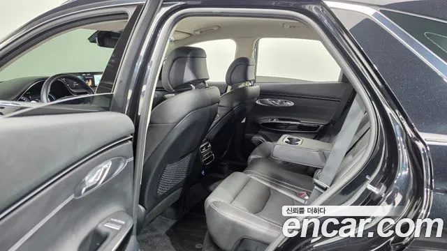 Genesis GV70 — Фото автомобиля 11