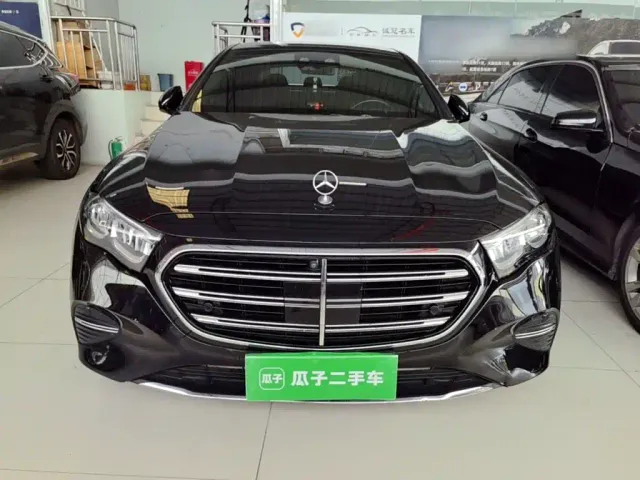 Mercedes-Benz E-Class — Фото автомобиля 2
