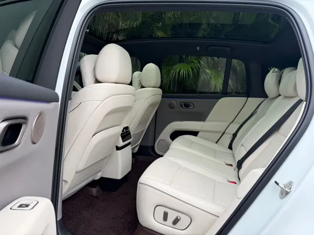 Li Auto i6 — Фото автомобиля 7