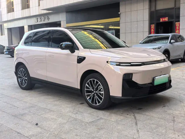 Leapmotor B10 — Фото автомобиля 7