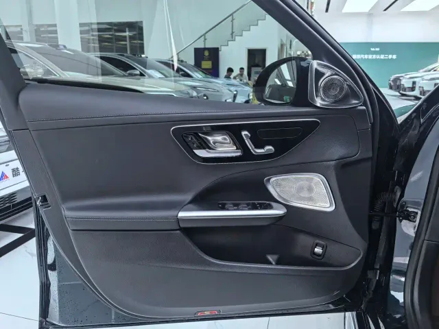 Mercedes-Benz C-Class — Фото автомобиля 4