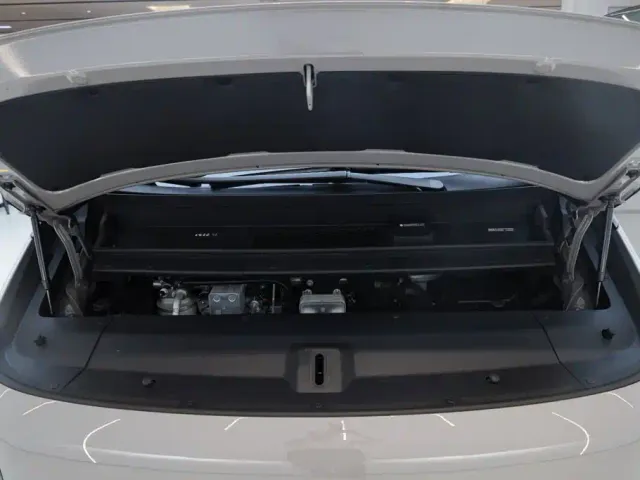 Li Auto MEGA — Фото автомобиля 22