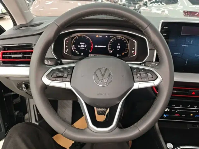Volkswagen Lavida — Фото автомобиля 10