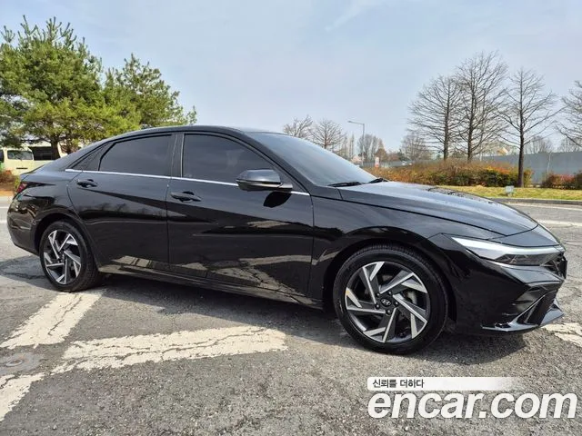 Hyundai AVANTE Новый Avante (CN7) — Фото автомобиля 3
