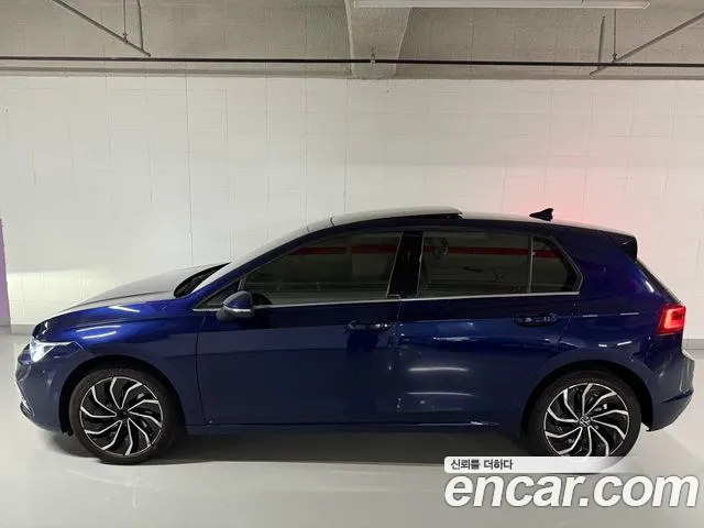Volkswagen Golf Generation 8 — Фото автомобиля 2