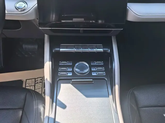 Lincoln Nautilus 2023 2.0T 4WD Premium Hybrid Edition — Фото автомобиля 7