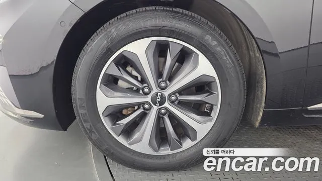 Kia K8 Hybrid — Фото автомобиля 5