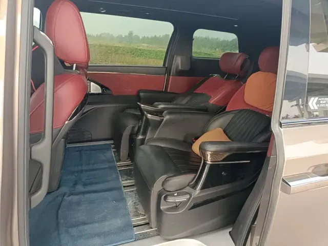 GAC Trumpchi M8 — Фото автомобиля 16