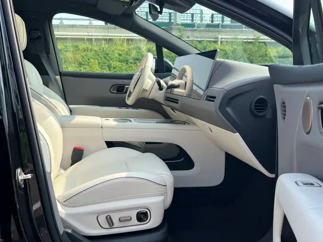 Li Auto i6 — Фото автомобиля 13