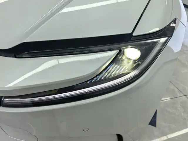 Toyota bZ5 — Фото автомобиля 5