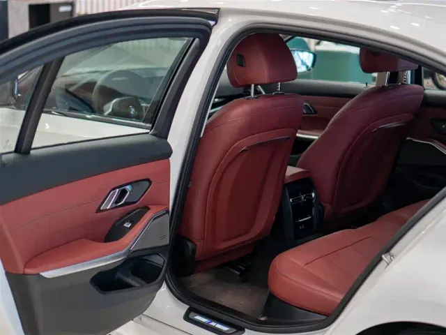 BMW 3 Series — Фото автомобиля 15
