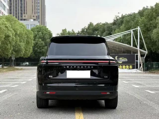 Leapmotor C16 — Фото автомобиля 8