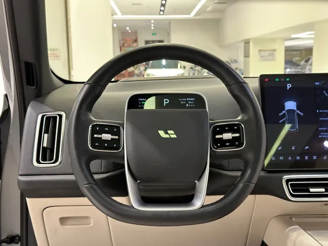 Li Auto L7 — Фото автомобиля 16