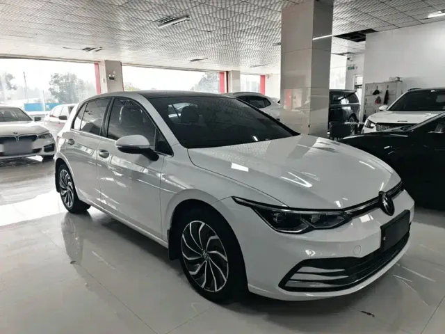 Volkswagen Golf — Фото автомобиля 16