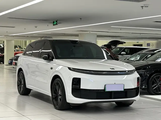 Li Auto L6 — Фото автомобиля 3