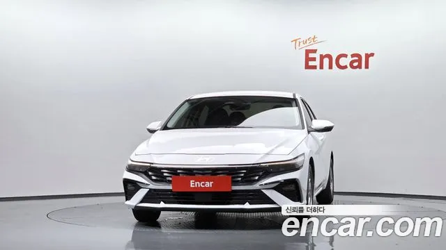 Hyundai Avante CN7 — Фото автомобиля 3