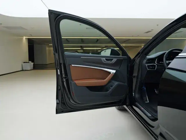 Audi A6L — Фото автомобиля 16