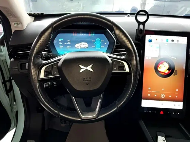 Xpeng G3 — Фото автомобиля 10