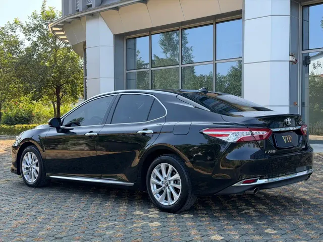 Toyota Camry — Фото автомобиля 6