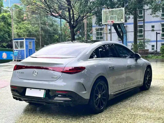 Mercedes-Benz EQE — Фото автомобиля 9