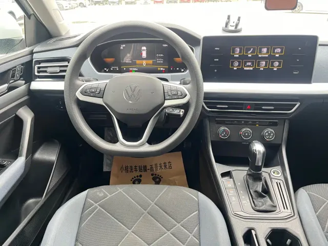 Volkswagen Lavida — Фото автомобиля 12