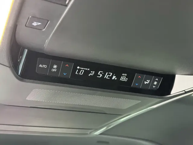 Toyota Vellfire — Фото автомобиля 15