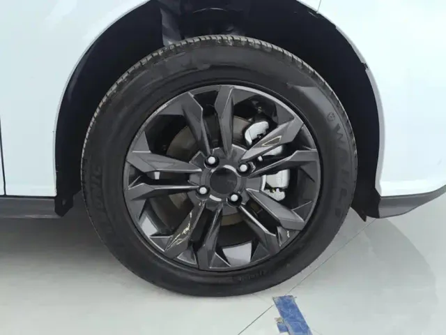 Dongfeng Yixuan — Фото автомобиля 6