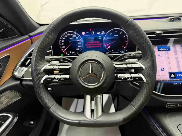 Mercedes-Benz E-Class — Фото автомобиля 14