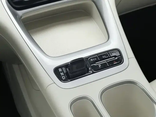 Geely Starry Wish — Фото автомобиля 13