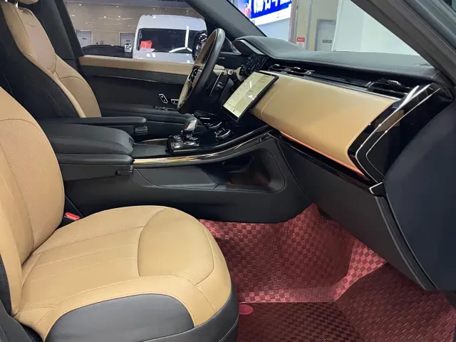Land Rover Range Rover Sport — Фото автомобиля 14