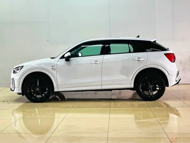 Audi Q2L — Фото автомобиля 3