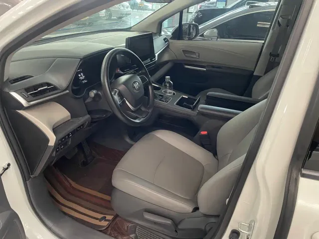 Toyota Granvia — Фото автомобиля 7