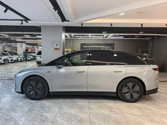 Li Auto i6 — Фото автомобиля 9
