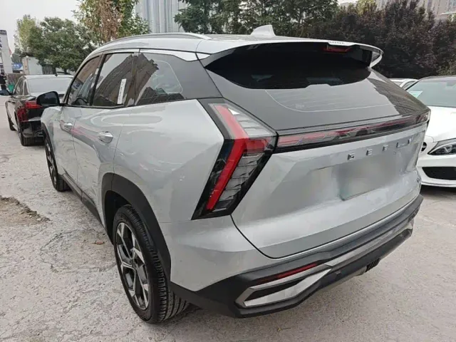 Geely Boyue L — Фото автомобиля 4