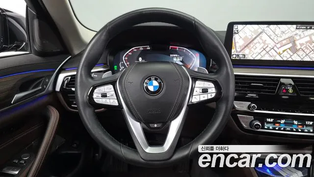 BMW 5-Series — Фото автомобиля 10
