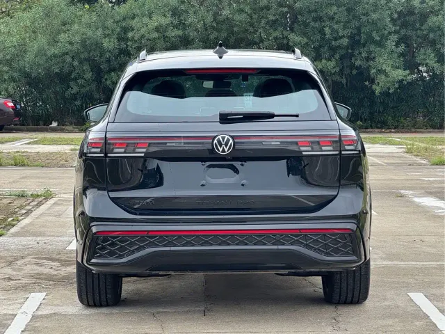 Volkswagen Tiguan L — Фото автомобиля 10