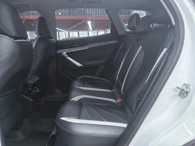Geely Boyue L — Фото автомобиля 7
