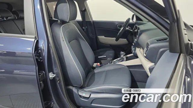 Hyundai Venue — Фото автомобиля 16