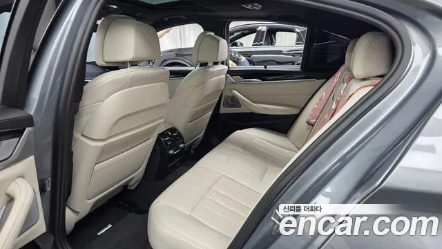 BMW 5-Series 5 серия (G30) — Фото автомобиля 26