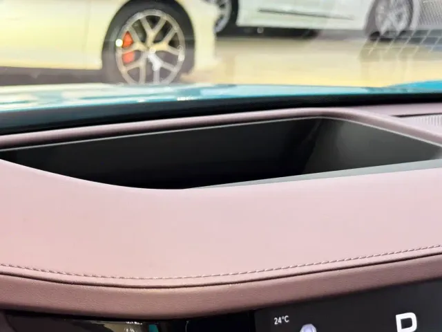 Xiaomi SU7 — Фото автомобиля 9