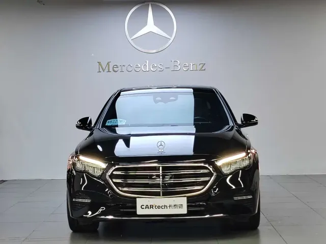 Фотография автомобиля — Mercedes-Benz E-Class