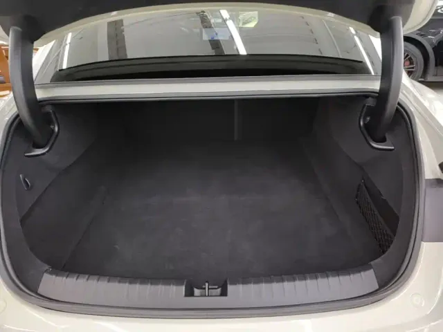 Xiaomi SU7 — Фото автомобиля 18