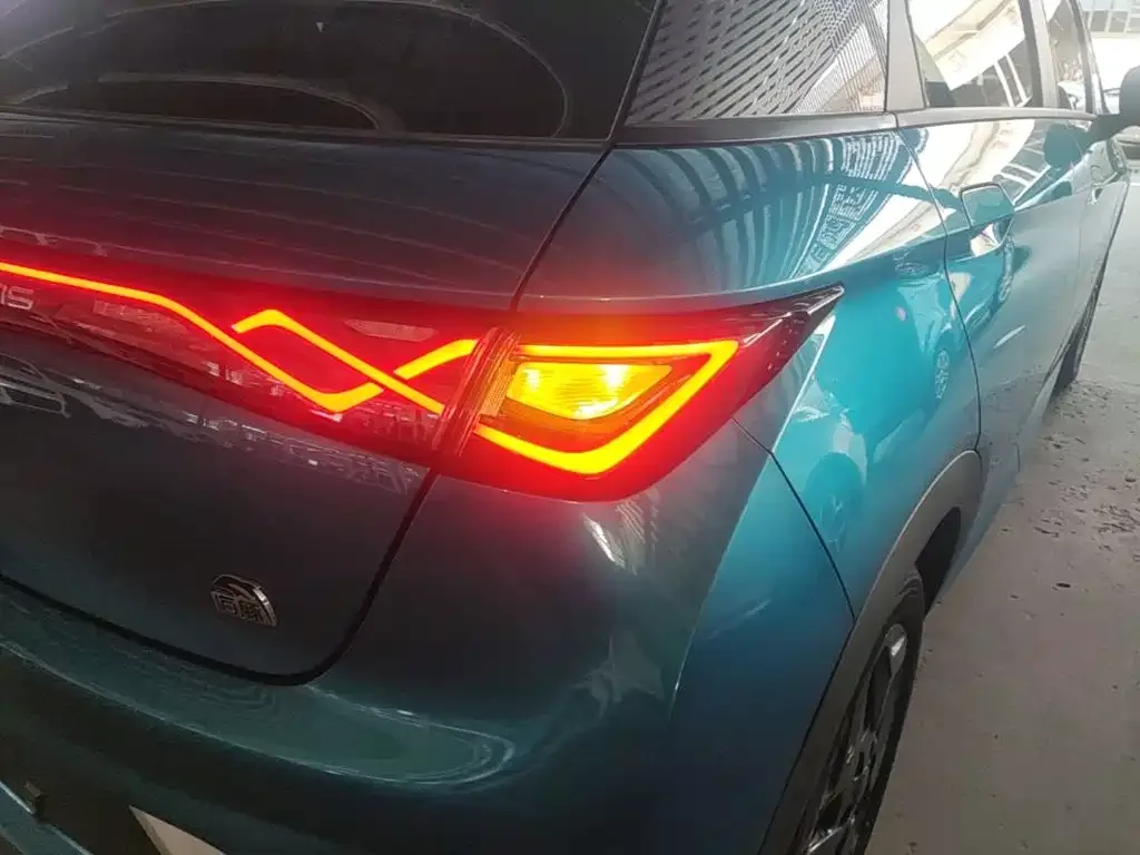 BYD Dolphin 2021 405km Freedom Edition — Фото автомобиля 23