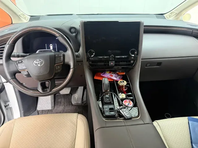 Toyota Alphard — Фото автомобиля 8