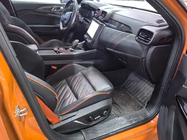 Lynk & Co 02 Hatchback — Фото автомобиля 12