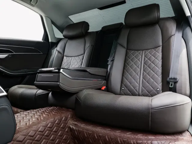 Audi A8 — Фото автомобиля 12