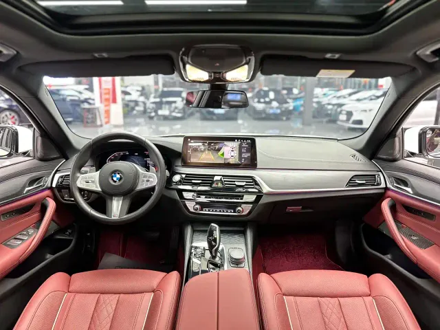 BMW 5 Series — Фото автомобиля 9